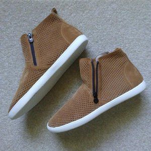NWOT Monkey Feet Womens Boots